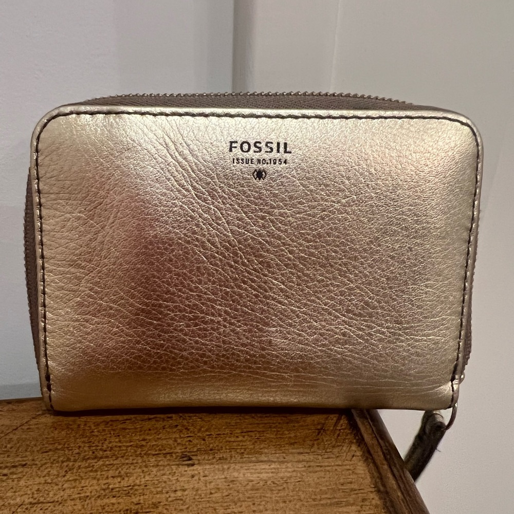 Fossil wallet